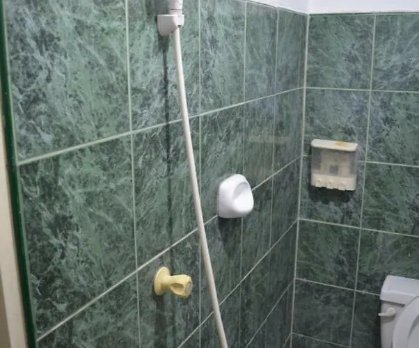 Gasthuis Barakada Budget Cebu